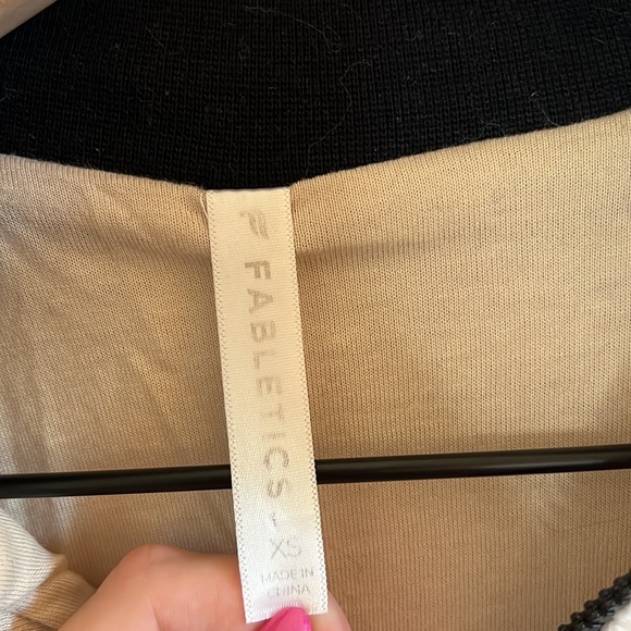 Fabletics 1/4 Zip - Picture 2 of 3